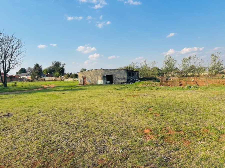 6 Bedroom Property for Sale in Twala Gauteng