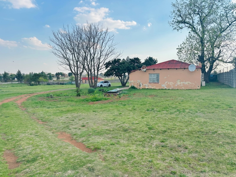 6 Bedroom Property for Sale in Twala Gauteng