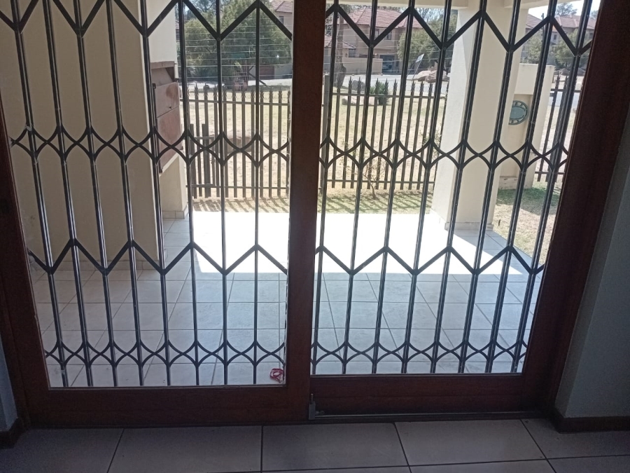 To Let 2 Bedroom Property for Rent in Paulshof Gauteng