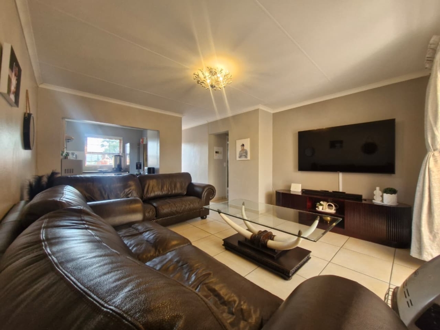 To Let 2 Bedroom Property for Rent in Allens Nek Gauteng