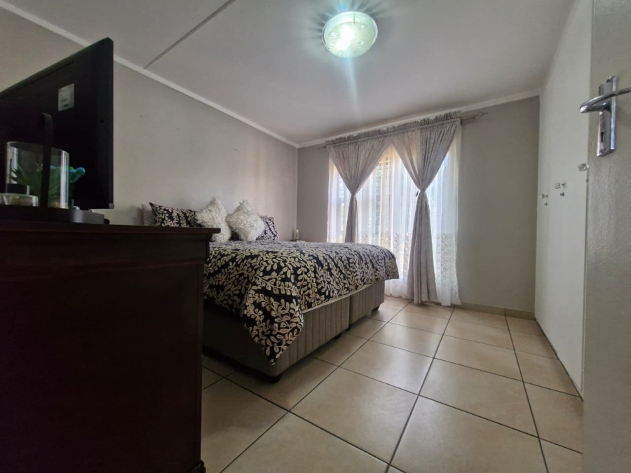 To Let 2 Bedroom Property for Rent in Allens Nek Gauteng