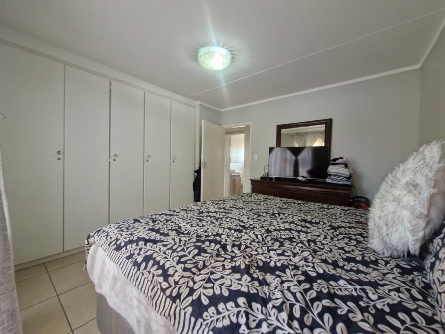To Let 2 Bedroom Property for Rent in Allens Nek Gauteng