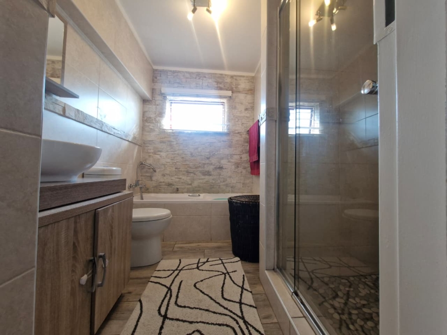 To Let 2 Bedroom Property for Rent in Allens Nek Gauteng