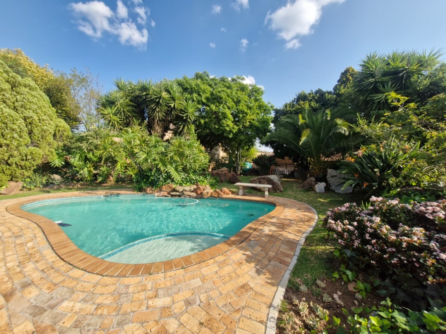 To Let 2 Bedroom Property for Rent in Allens Nek Gauteng