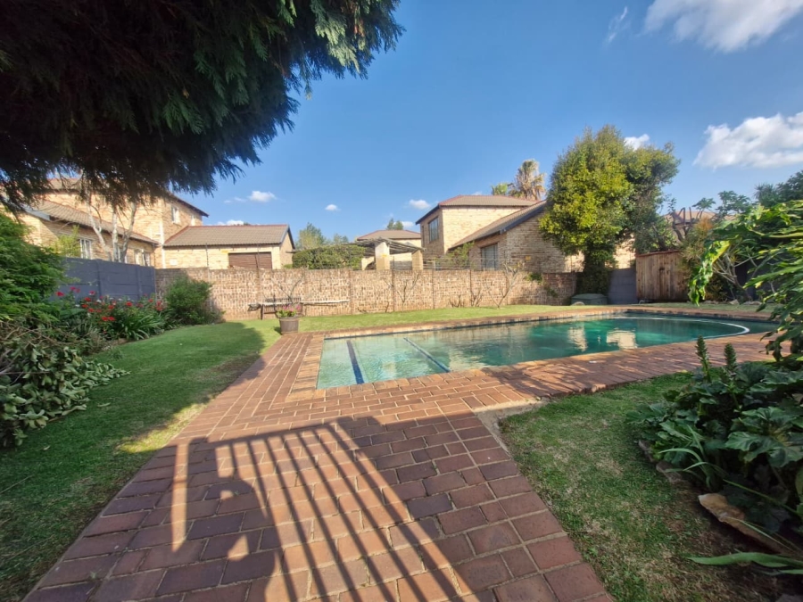 To Let 2 Bedroom Property for Rent in Allens Nek Gauteng