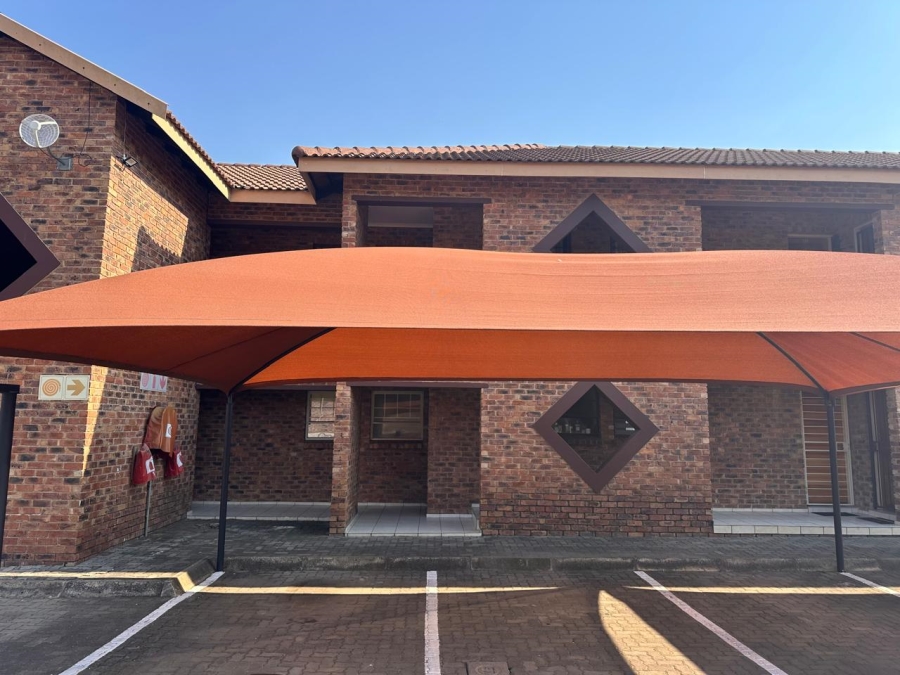 2 Bedroom Property for Sale in Crystal Park Gauteng