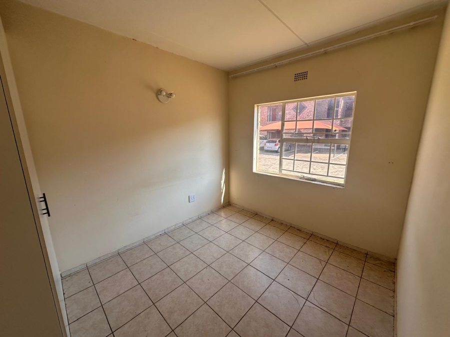 2 Bedroom Property for Sale in Crystal Park Gauteng