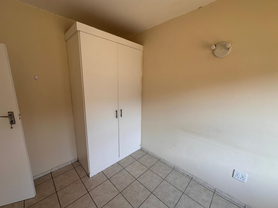 2 Bedroom Property for Sale in Crystal Park Gauteng