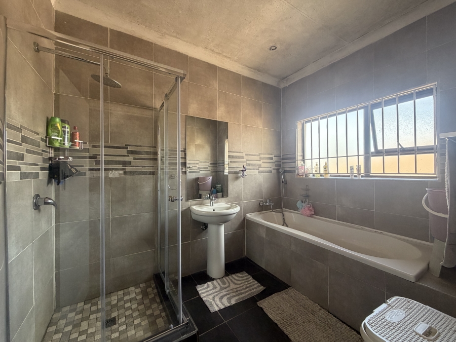 3 Bedroom Property for Sale in Erasmia Gauteng