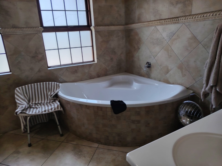 4 Bedroom Property for Sale in Rynfield Gauteng