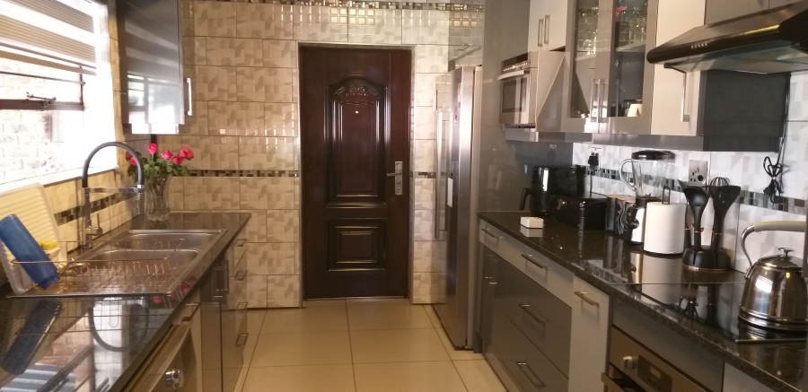 3 Bedroom Property for Sale in Crystal Park Gauteng