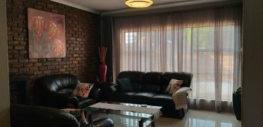 3 Bedroom Property for Sale in Crystal Park Gauteng
