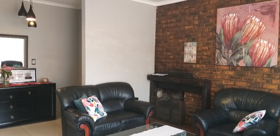 3 Bedroom Property for Sale in Crystal Park Gauteng
