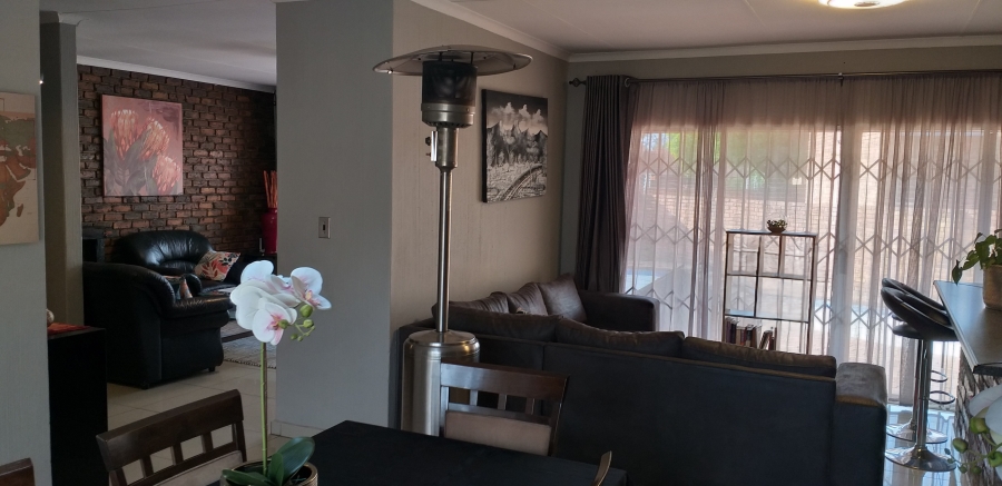 3 Bedroom Property for Sale in Crystal Park Gauteng