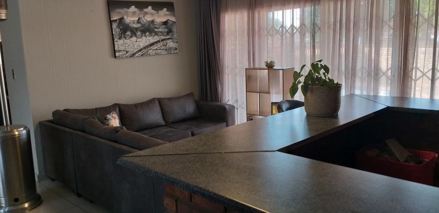 3 Bedroom Property for Sale in Crystal Park Gauteng