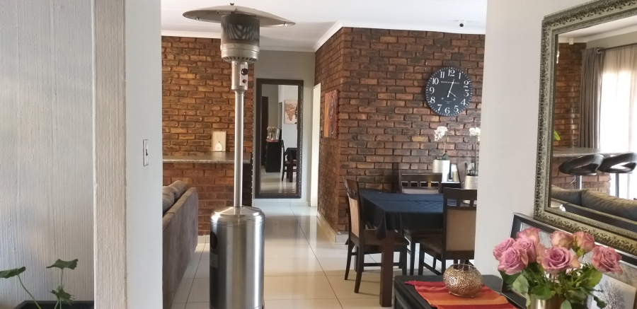 3 Bedroom Property for Sale in Crystal Park Gauteng