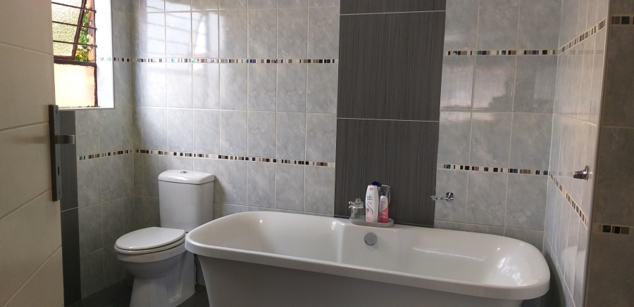 3 Bedroom Property for Sale in Crystal Park Gauteng