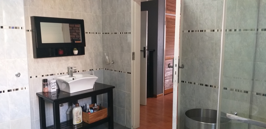 3 Bedroom Property for Sale in Crystal Park Gauteng