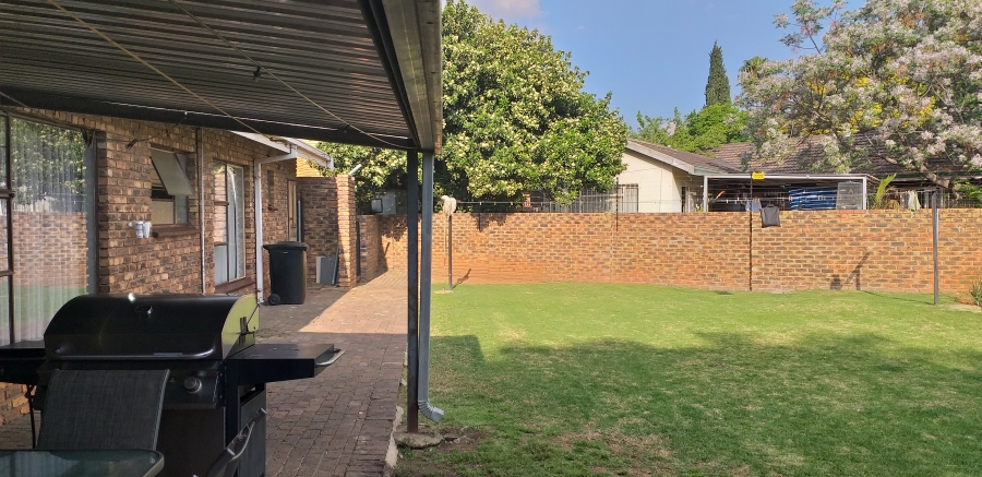 3 Bedroom Property for Sale in Crystal Park Gauteng