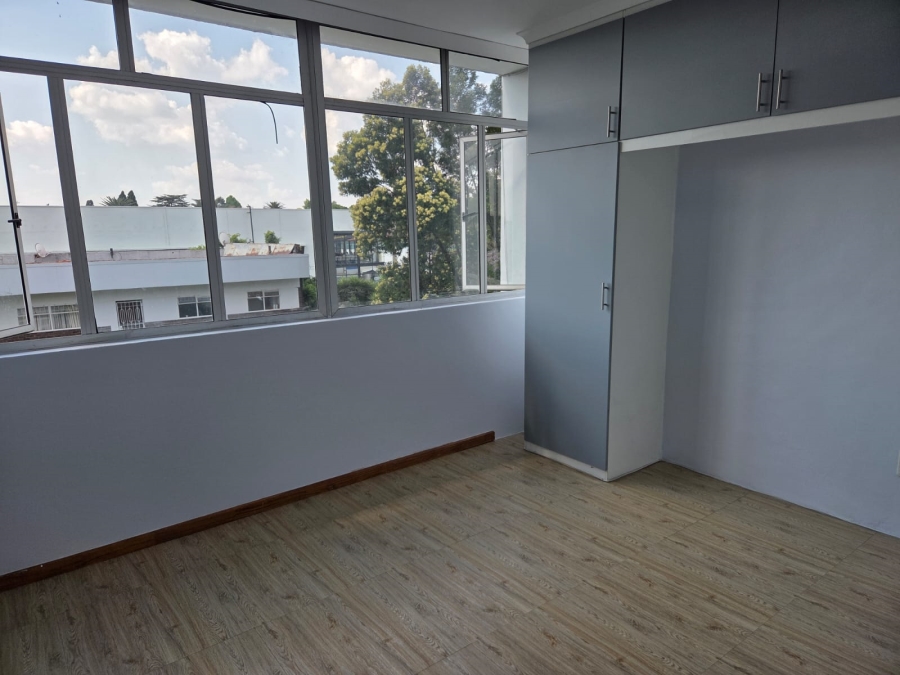 To Let 2 Bedroom Property for Rent in Orchards Gauteng