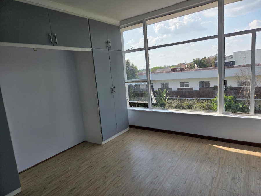 To Let 2 Bedroom Property for Rent in Orchards Gauteng