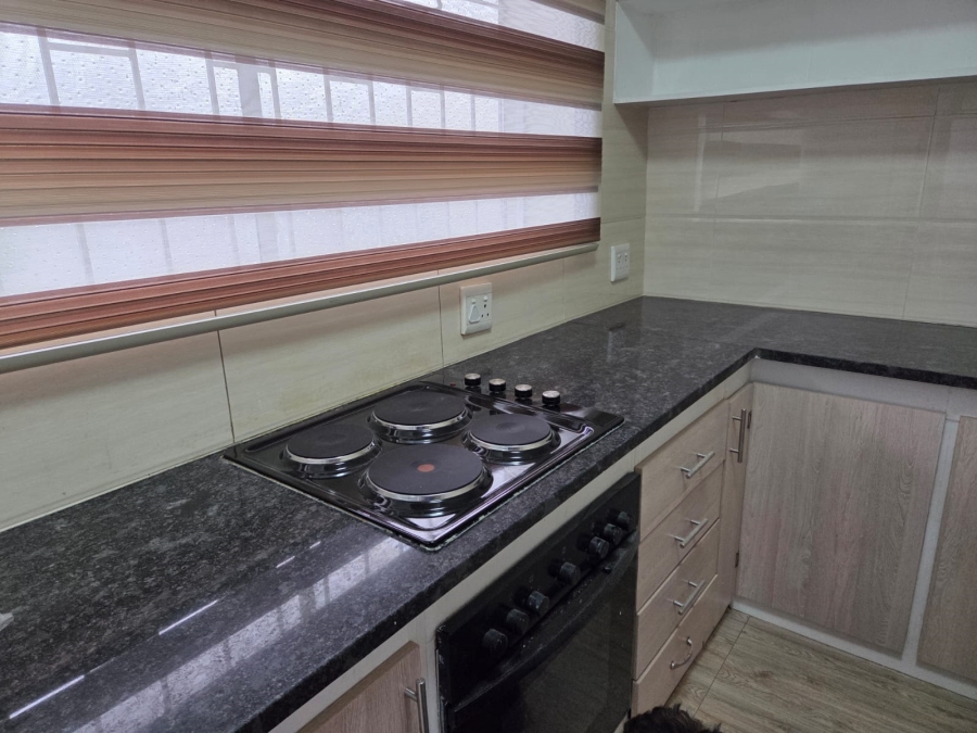 To Let 2 Bedroom Property for Rent in Orchards Gauteng