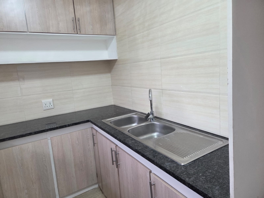 To Let 2 Bedroom Property for Rent in Orchards Gauteng