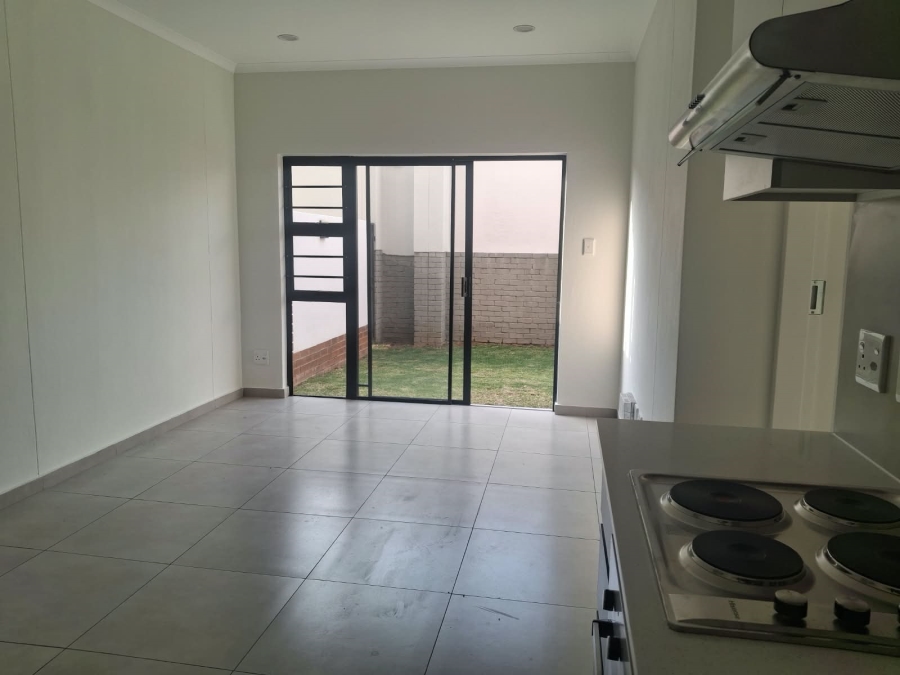 To Let 1 Bedroom Property for Rent in Greenstone Hill Gauteng