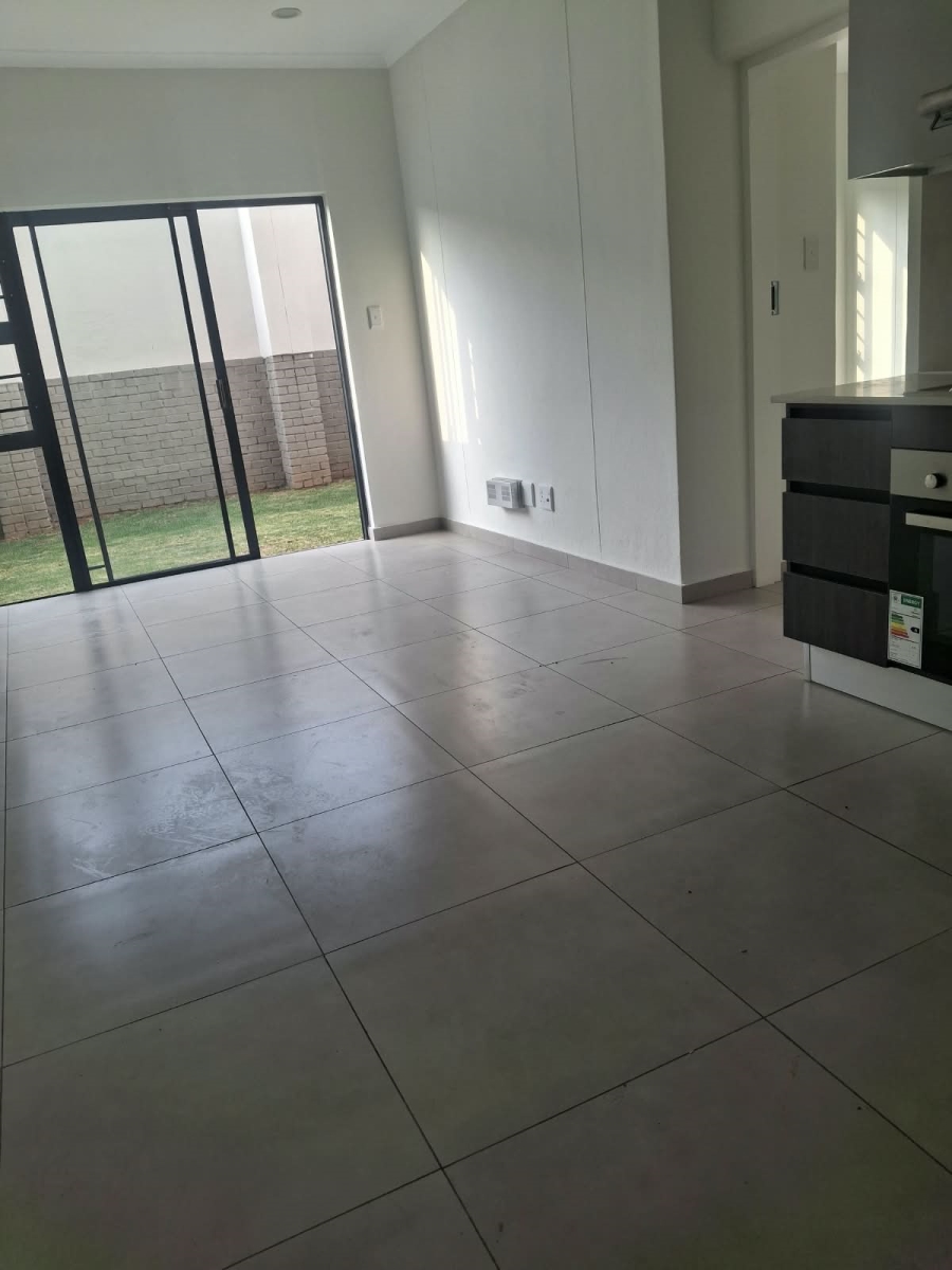 To Let 1 Bedroom Property for Rent in Greenstone Hill Gauteng