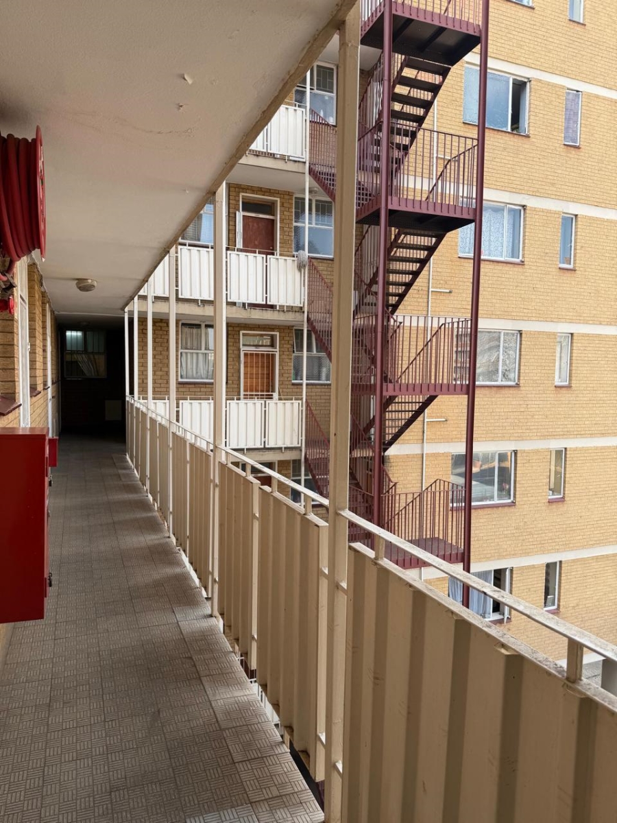 2 Bedroom Property for Sale in Sunnyside Gauteng