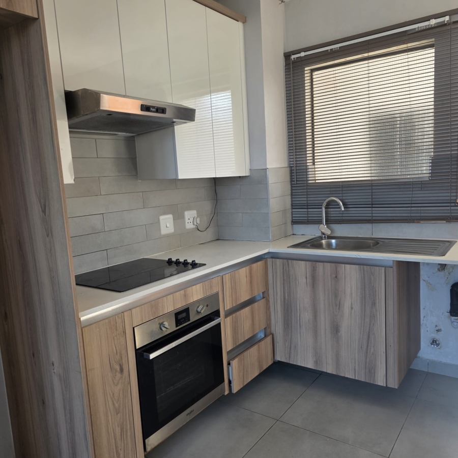 1 Bedroom Property for Sale in Lombardy Estate Gauteng