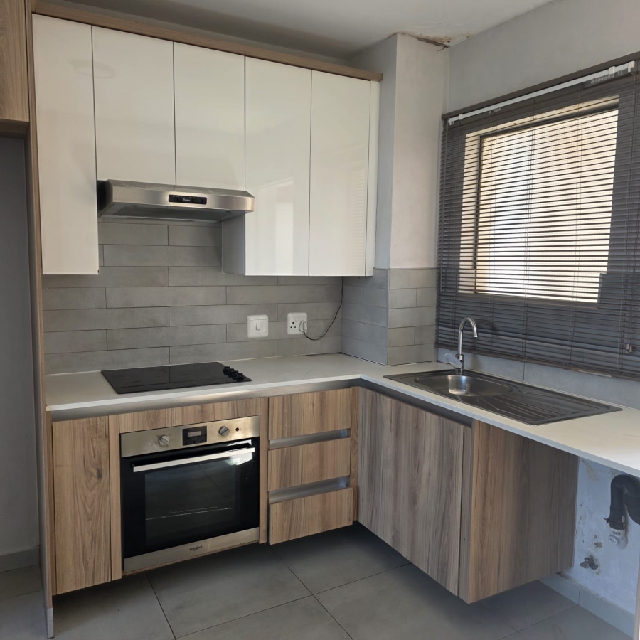 1 Bedroom Property for Sale in Lombardy Estate Gauteng