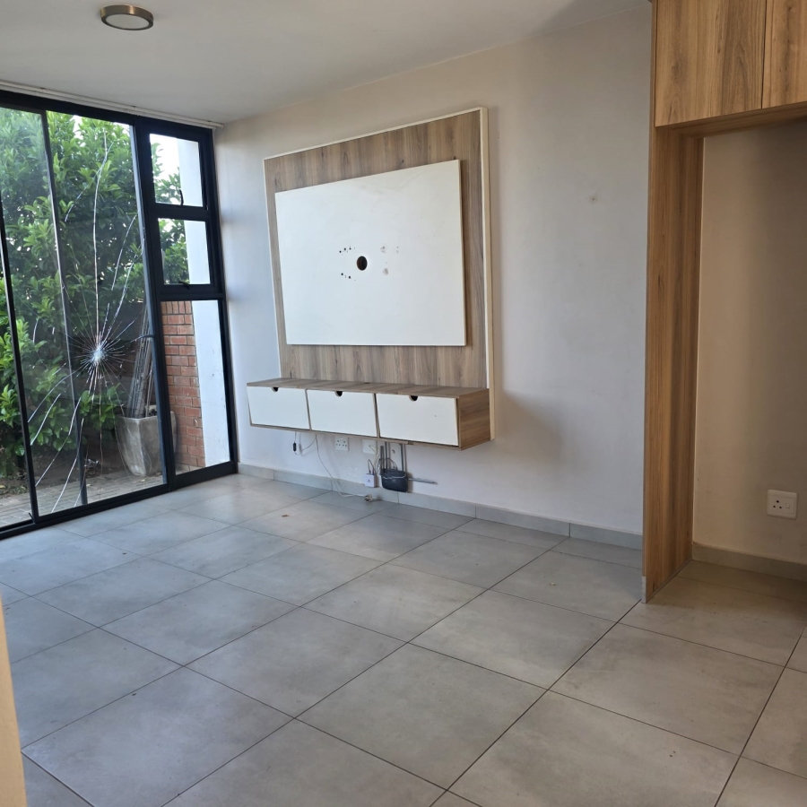 1 Bedroom Property for Sale in Lombardy Estate Gauteng