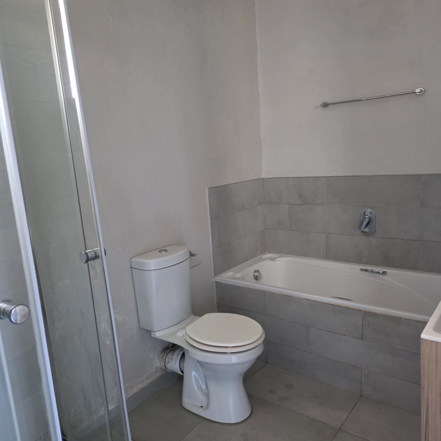 1 Bedroom Property for Sale in Lombardy Estate Gauteng