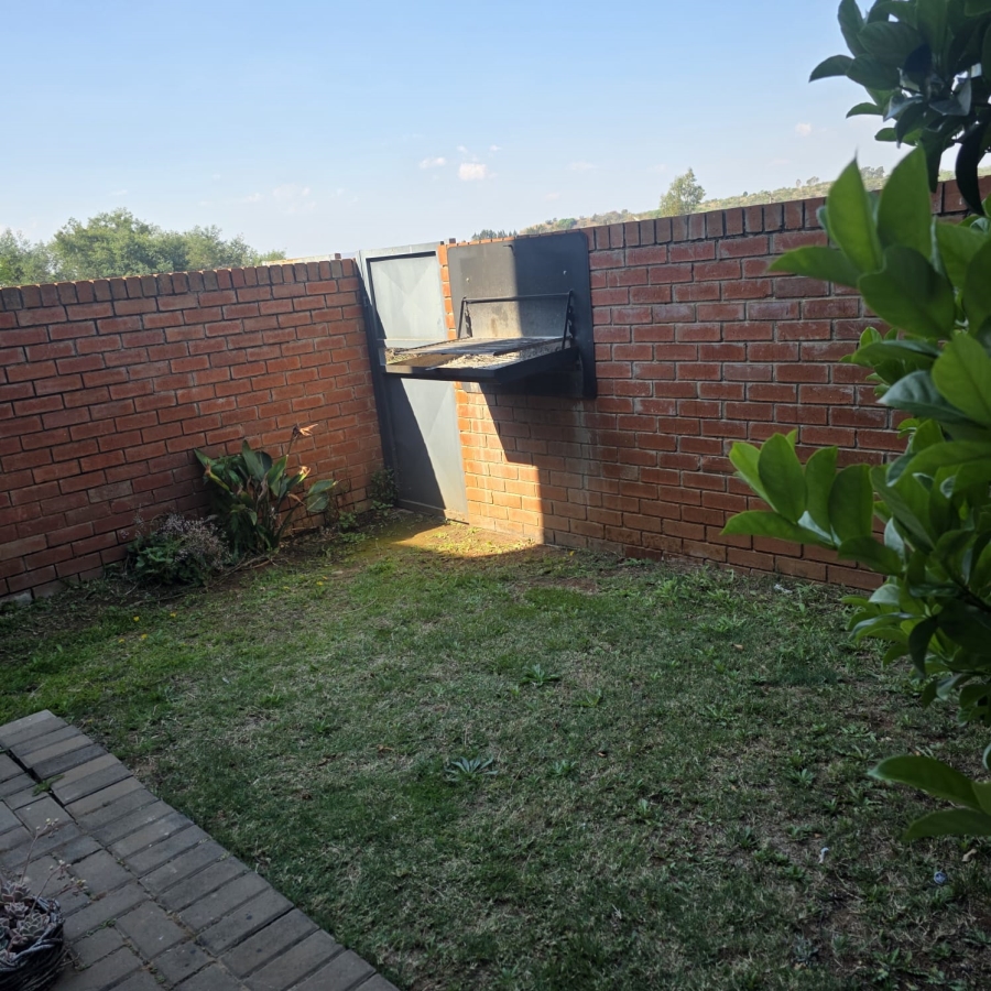 1 Bedroom Property for Sale in Lombardy Estate Gauteng
