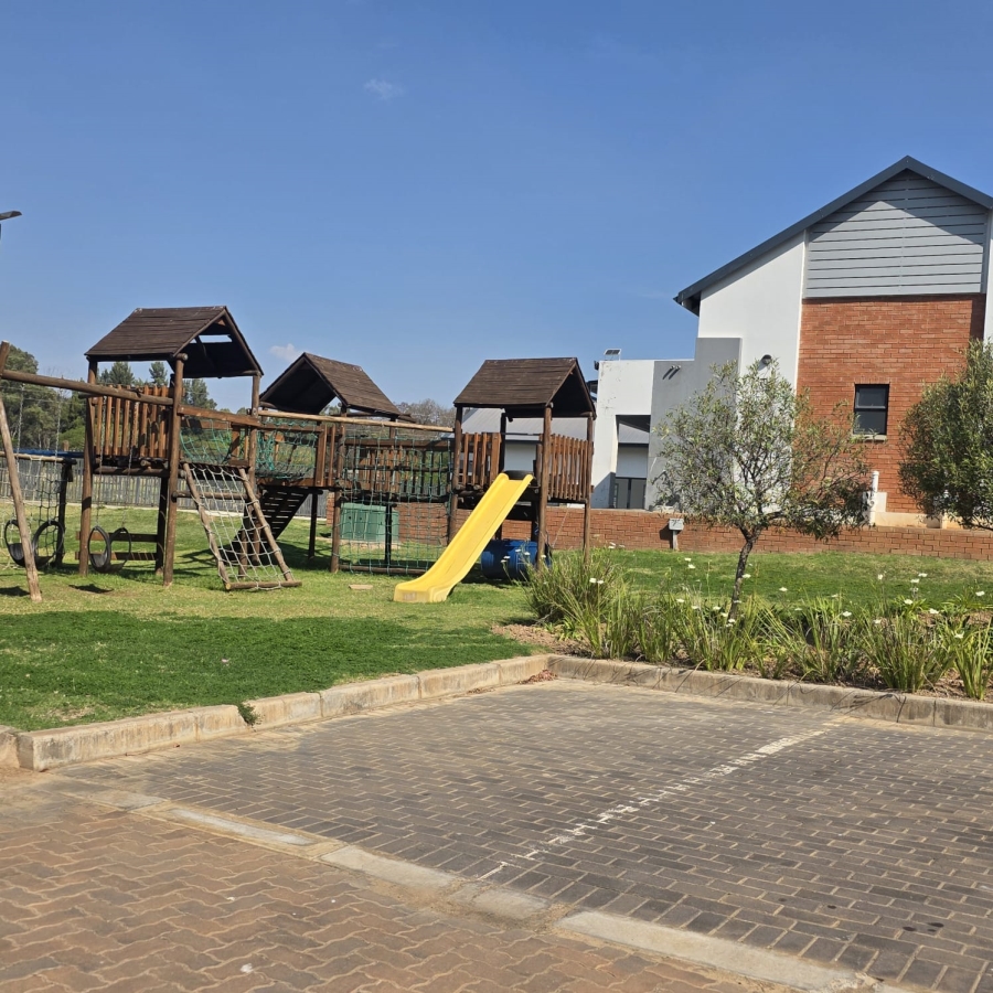 1 Bedroom Property for Sale in Lombardy Estate Gauteng
