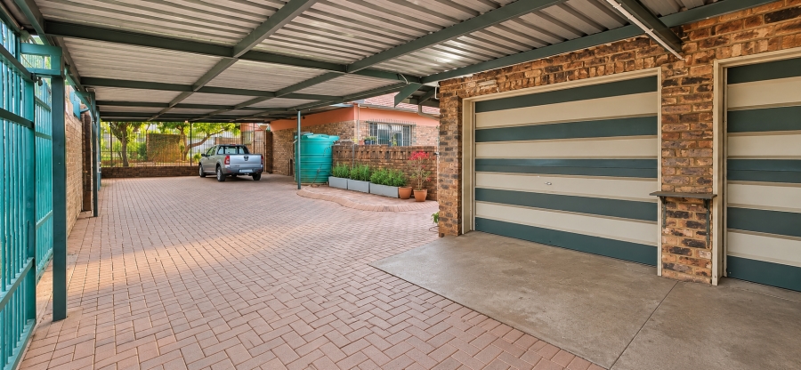 3 Bedroom Property for Sale in Magalieskruin Gauteng