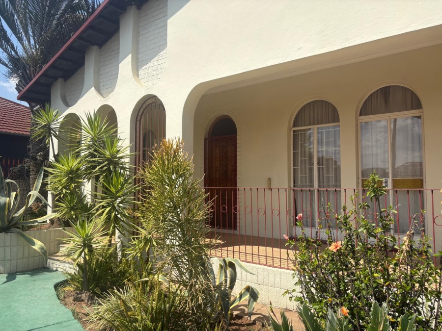 To Let 4 Bedroom Property for Rent in Capital Park Gauteng