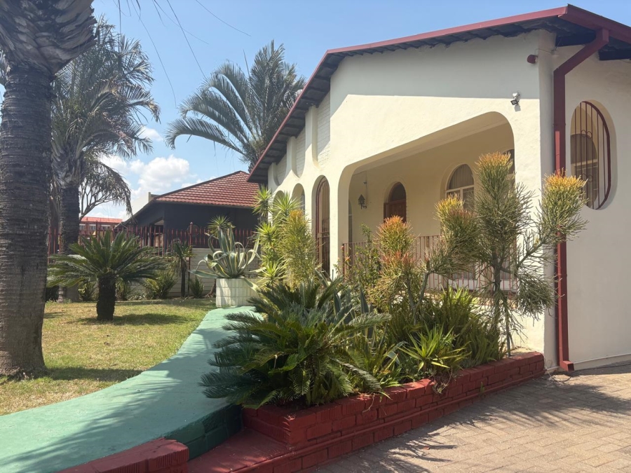 To Let 4 Bedroom Property for Rent in Capital Park Gauteng