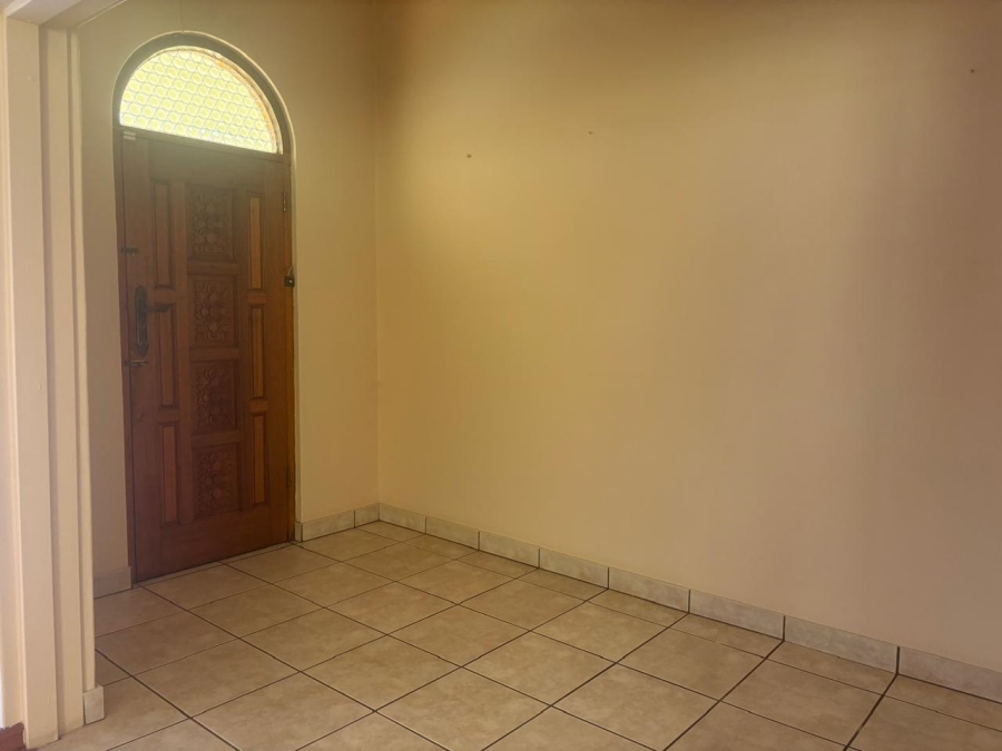 To Let 4 Bedroom Property for Rent in Capital Park Gauteng