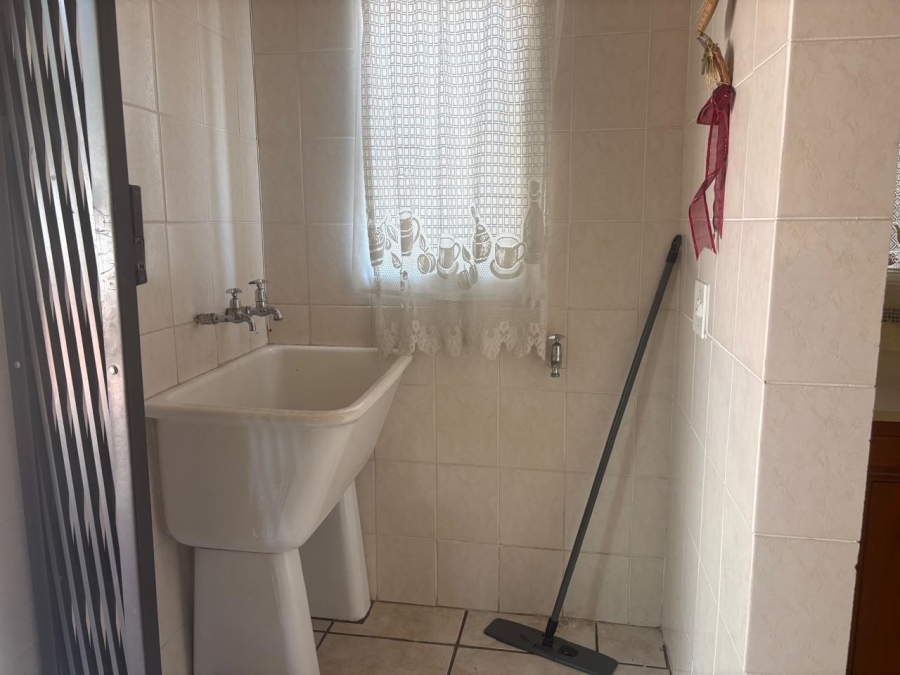 To Let 4 Bedroom Property for Rent in Capital Park Gauteng