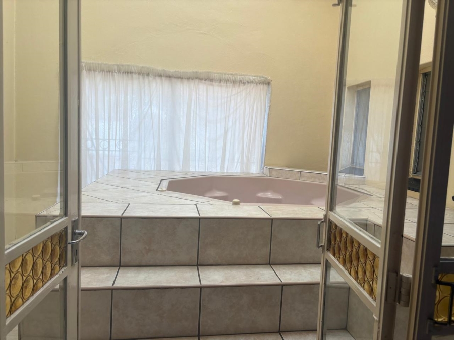 To Let 4 Bedroom Property for Rent in Capital Park Gauteng