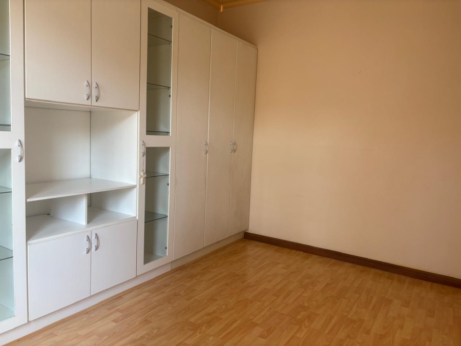 To Let 4 Bedroom Property for Rent in Capital Park Gauteng