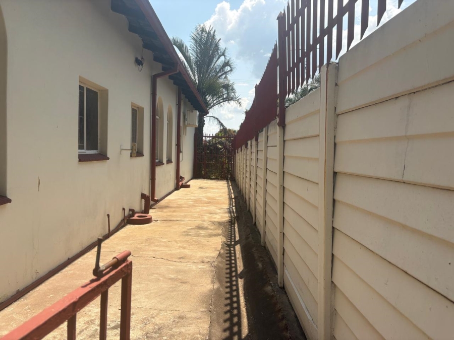 To Let 4 Bedroom Property for Rent in Capital Park Gauteng
