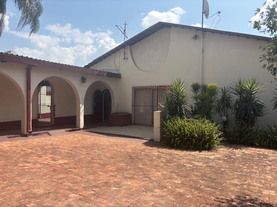 To Let 4 Bedroom Property for Rent in Capital Park Gauteng