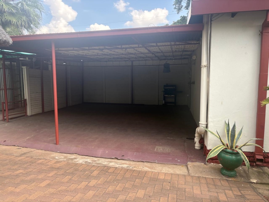To Let 4 Bedroom Property for Rent in Capital Park Gauteng