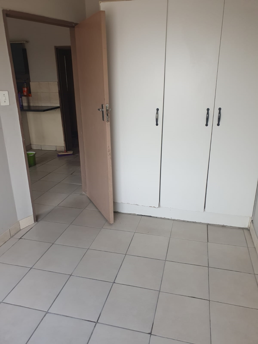 1 Bedroom Property for Sale in Vanderbijlpark CW 5 Gauteng