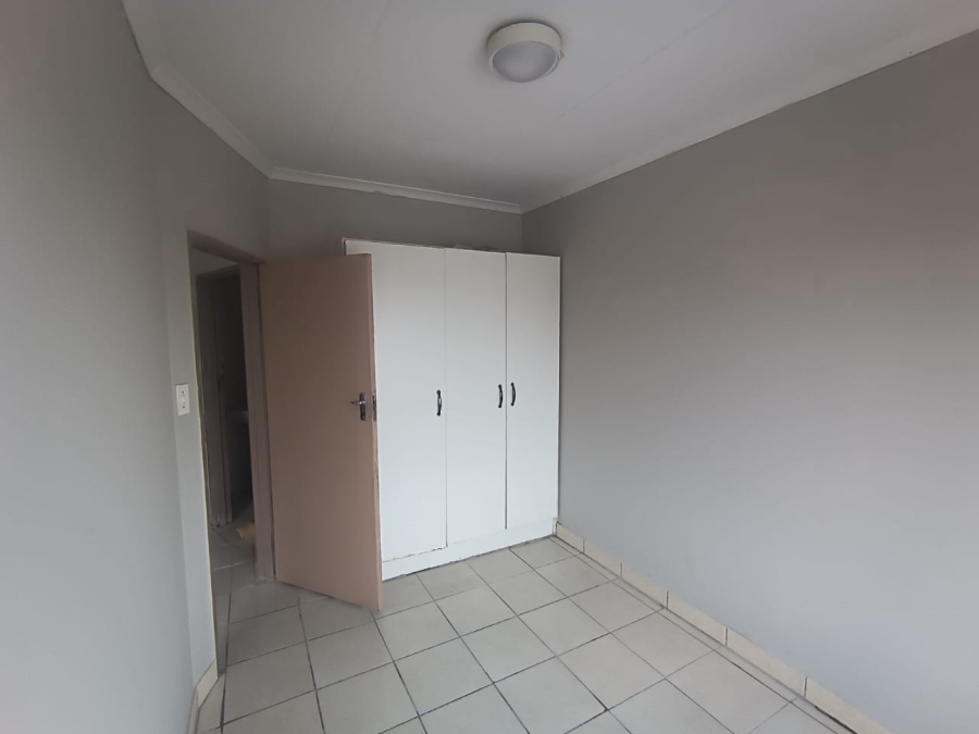 1 Bedroom Property for Sale in Vanderbijlpark CW 5 Gauteng