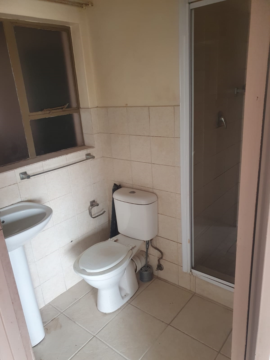 1 Bedroom Property for Sale in Vanderbijlpark CW 5 Gauteng
