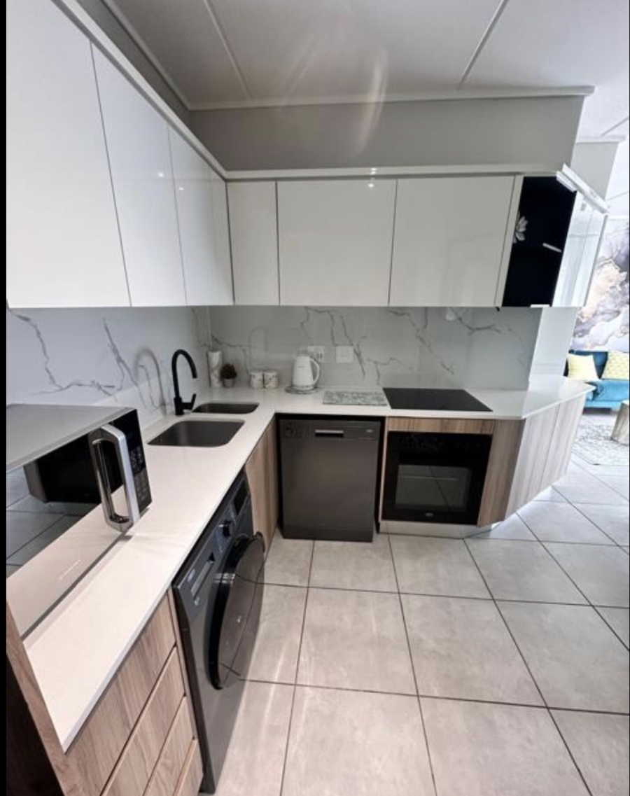 To Let 1 Bedroom Property for Rent in Waterfall Gauteng